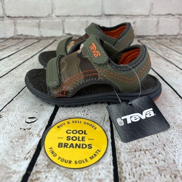 Teva Boys Sandals Psyclone, green Camo, Size 6, Water Shoes Hiking Beach. NWT - Picture 2 of 9